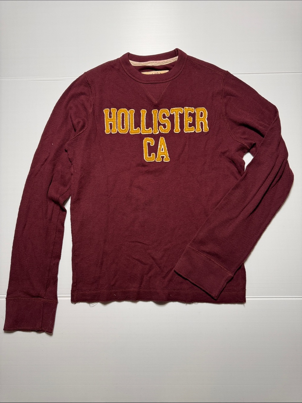 Hollister Vintage Men's Maroon Waffle-Knit Crew Sweatshirt Yellow Logo Peru M
